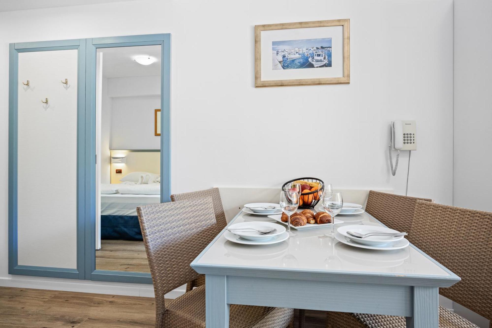 Family Del Mar Aparthotel