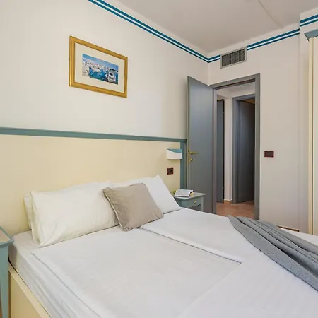 Family Resort Del Mar Banjole Exterior photo