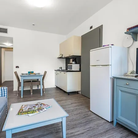 Family Resort Del Mar Banjole Room photo