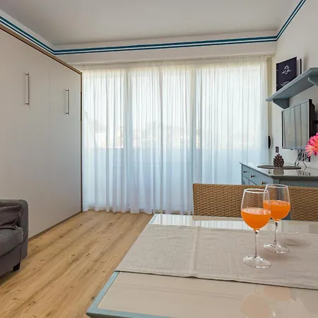 Family Resort Del Mar Banjole Room photo