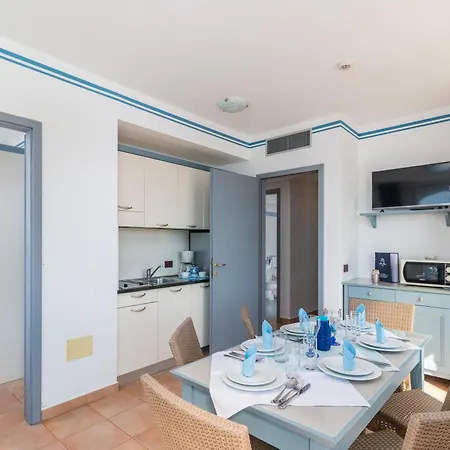 Family Resort Del Mar Banjole Room photo